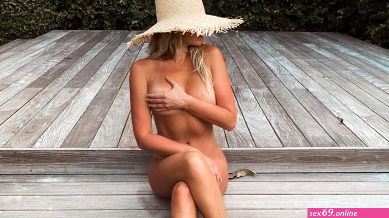 Paulina Gretzky Nude Sexy Photos