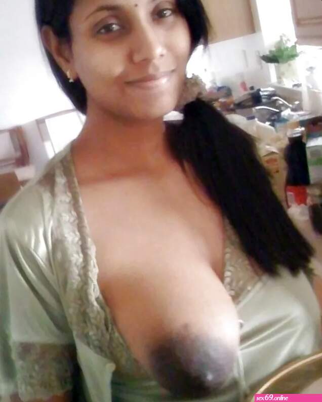 Desi Wife Nude Ass Sexy Photos