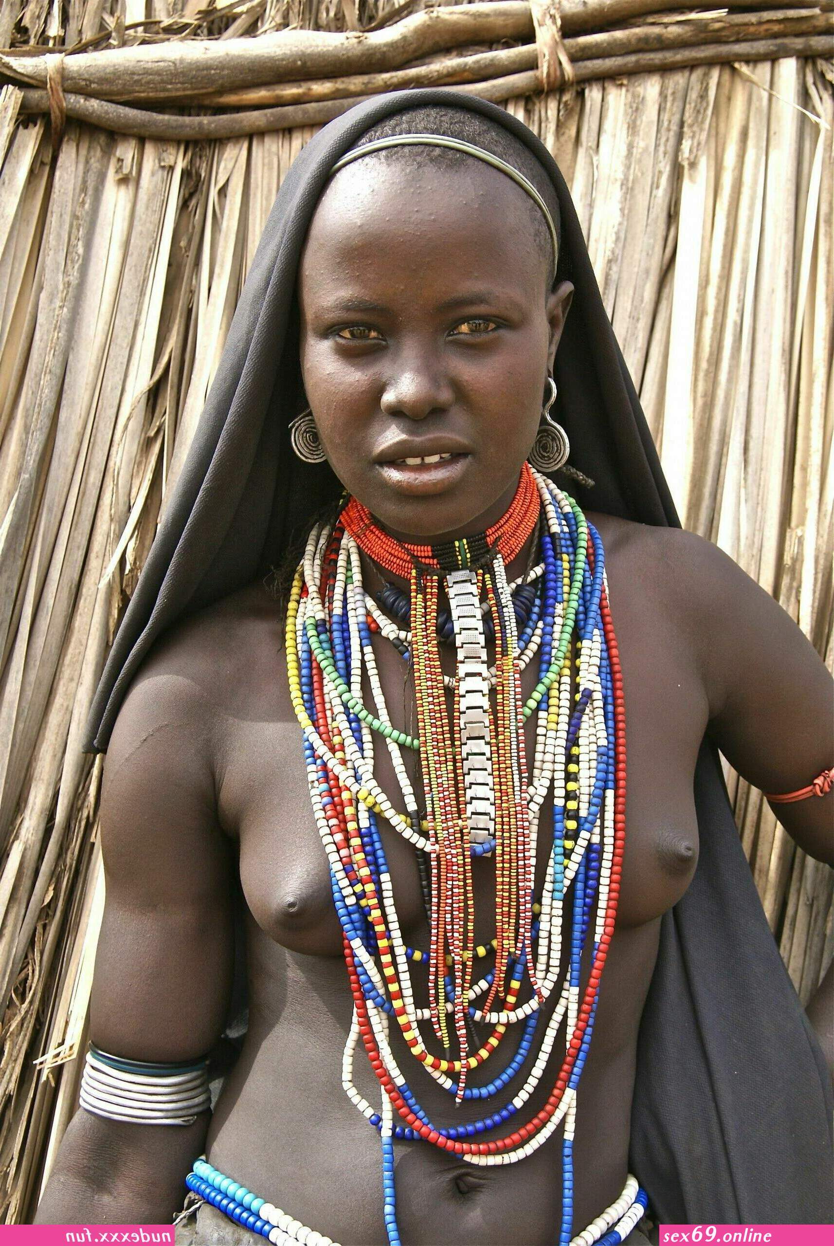 Nude Tribal Lesbians - big booty legs spread nude african tribal girl - Sexy photos