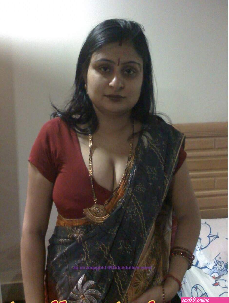 aunty sexy half nude back images - Sexy photos