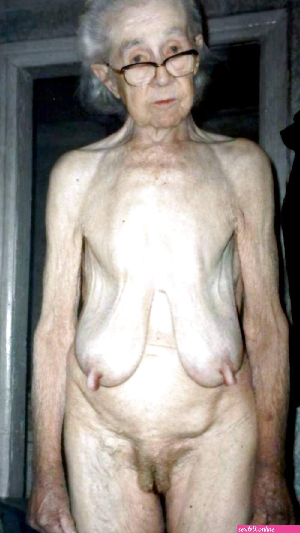 extremely old naked women - Sexy photos