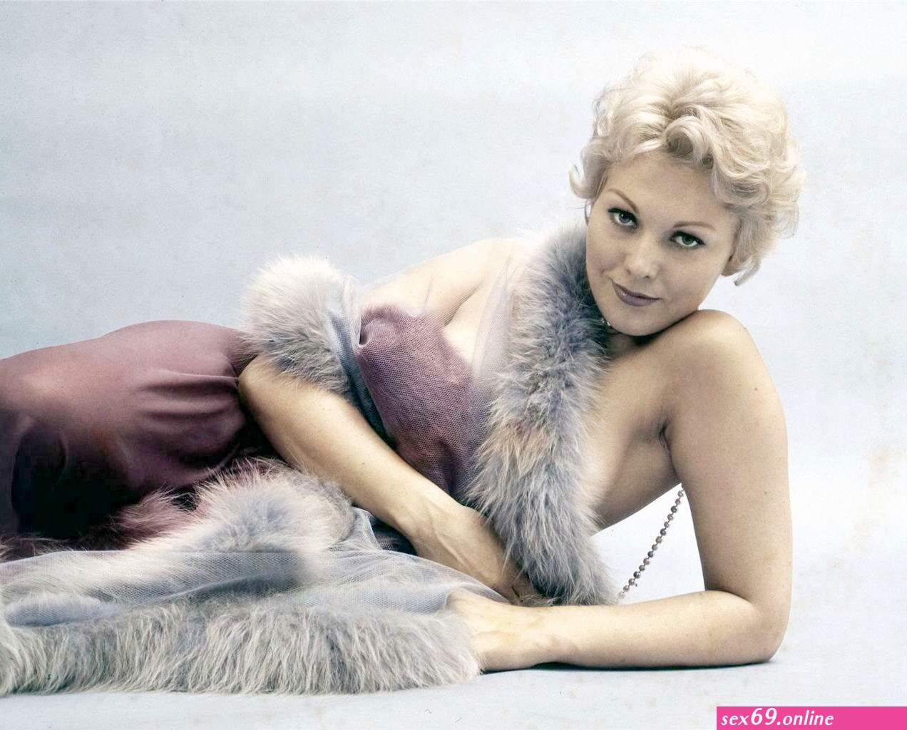 kim novak nude - Sexy photos