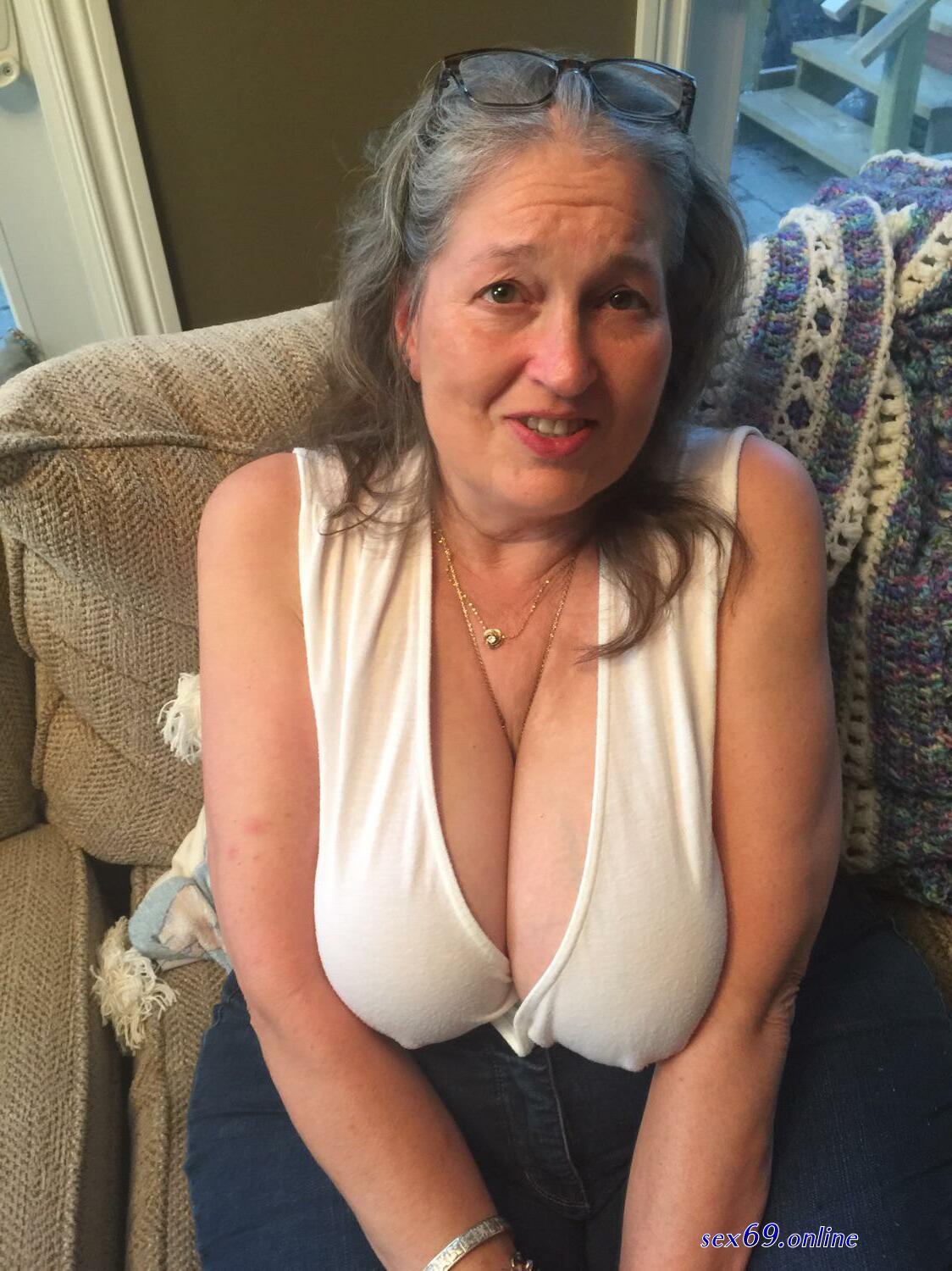 granny braless pics - Sexy photos